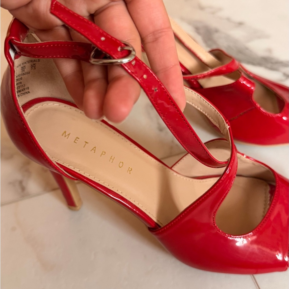 Red Heels - Picture 3 of 7